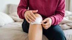 Obvazy nebo čerstvý vzduch: 5 mýtů o hojení ran, kterým stále věříme