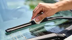 Nespěchejte s vyhazováním starých stěrek: levný trik, který funguje