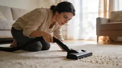 Co byste nikdy neměli vysávat: Může to poškodit váš vysavač